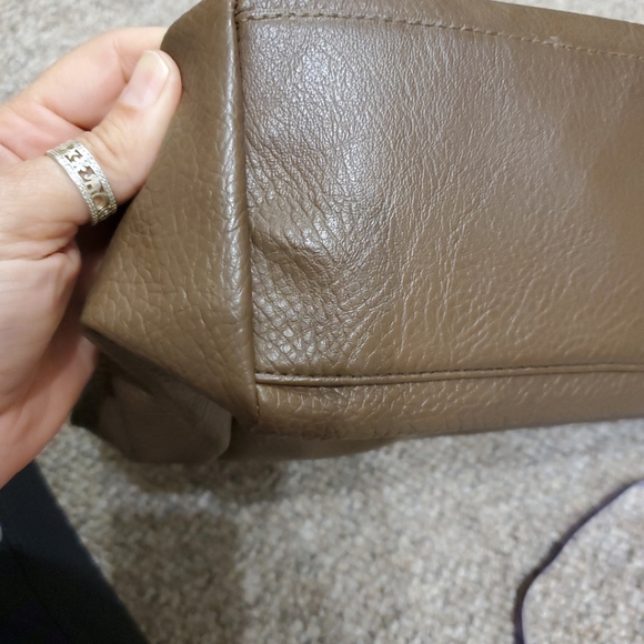 Kenneth Cole Reaction Brown Leather Shoulder Purse with Gold Studded Strap - Picture 10 of 15